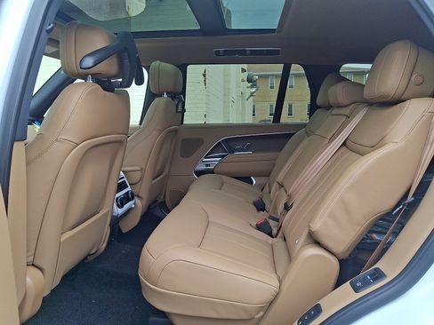 New 2026 Land Rover Range Rover Long Wheelbase SE image 6