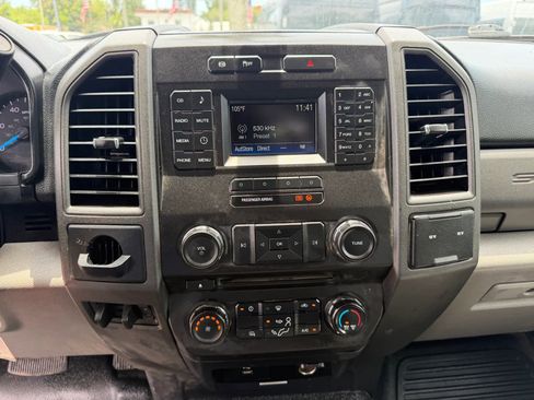 Used 2017 Ford F550 2WD Regular Cab Super Duty image 17