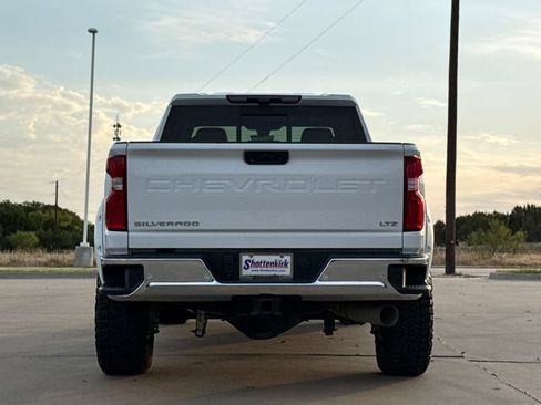Used 2022 Chevrolet Silverado 2500 LTZ w/ LTZ Premium Package AWD/4WD image 7