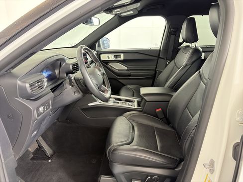 Used 2020 Ford Explorer ST w/ Premium Technology Package image 6