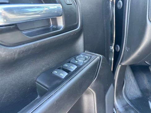 Used 2021 Chevrolet Silverado 1500 Custom image 19