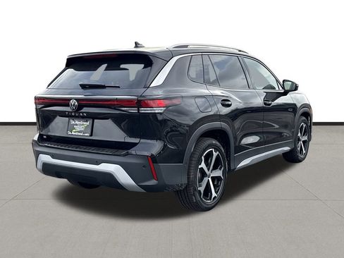 New 2026 Volkswagen Tiguan SE image 5