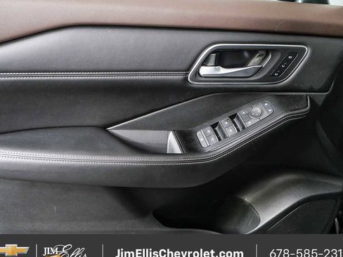 Used 2021 Nissan Rogue SL w/ Premium Package image 4