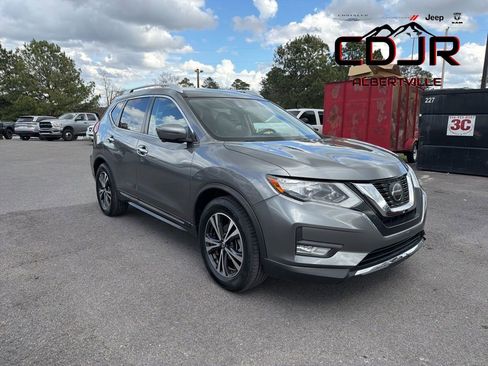 Used 2018 Nissan Rogue SL FWD image 1
