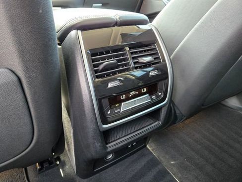 Used 2026 BMW X7 xDrive40i w/ Premium Package AWD/4WD image 17