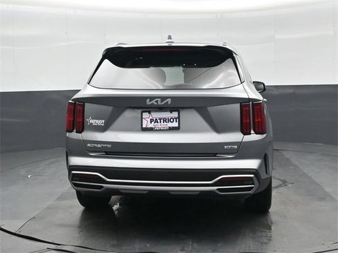 Used 2023 Kia Sorento SX Prestige image 5