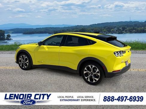 Used 2025 Ford Mustang Mach-E Select w/ Comfort Package Lite AWD/4WD image 5