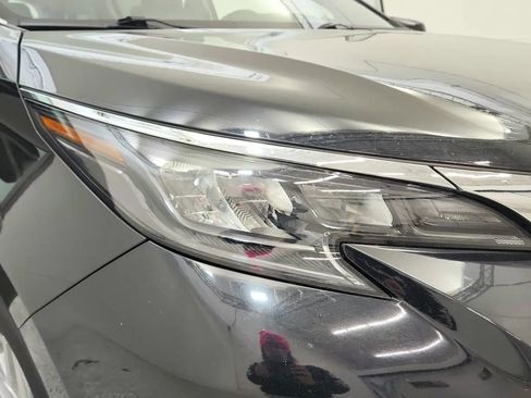 Used 2024 Toyota Sienna XLE image 14