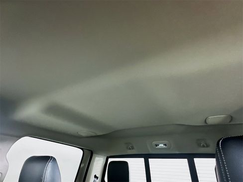 Used 2017 RAM 1500 Laramie w/ Convenience Group image 21