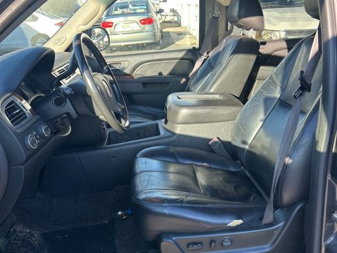 Used 2011 Chevrolet Tahoe LT image 16