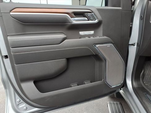 Used 2024 GMC Sierra 1500 Denali w/ Denali Reserve Package image 4