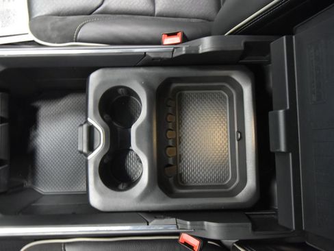 Used 2024 RAM 1500 Laramie AWD/4WD image 19