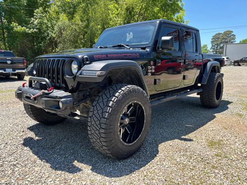 Used 2023 Jeep Gladiator Rubicon w/ Cold Weather Group AWD/4WD image 4