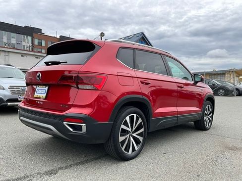 Used 2022 Volkswagen Taos SE w/ IQ.Drive SE Package image 7
