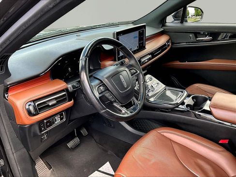 Used 2023 Lincoln Nautilus Reserve AWD/4WD image 17
