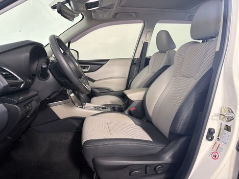 Used 2019 Subaru Forester Premium AWD/4WD image 5