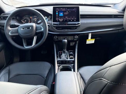 New 2026 Jeep Compass Latitude AWD/4WD image 32