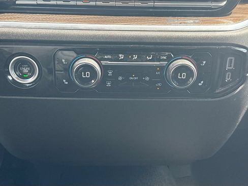 Used 2022 Chevrolet Silverado 1500 LT AWD/4WD image 17