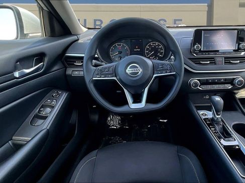 Used 2022 Nissan Altima 2.5 S FWD image 10
