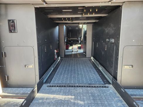 Used 2024 Mercedes-Benz Sprinter 2500 image 56