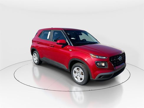 Used 2020 Hyundai Venue SE image 2