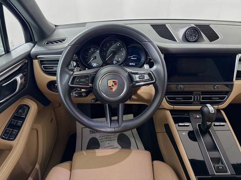 Certified 2023 Porsche Macan image 23