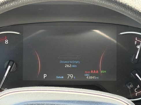 Used 2025 Toyota RAV4 XLE FWD image 16
