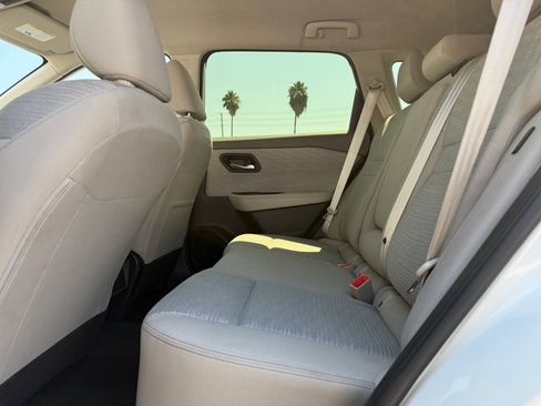 Used 2023 Nissan Rogue SV image 17