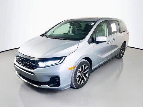 Used 2025 Honda Odyssey EX-L image 4