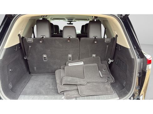 Used 2023 Nissan Pathfinder SL AWD/4WD image 9