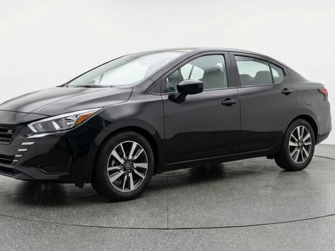Used 2025 Nissan Versa SV FWD image 3