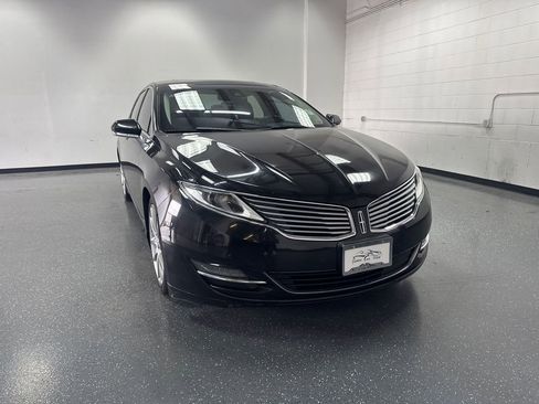 Used 2014 Lincoln MKZ AWD image 1