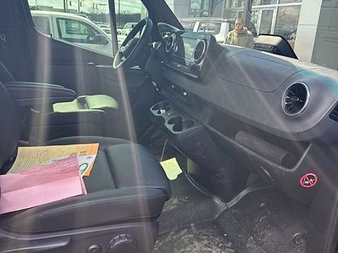 Used 2025 Mercedes-Benz Sprinter 2500 image 15