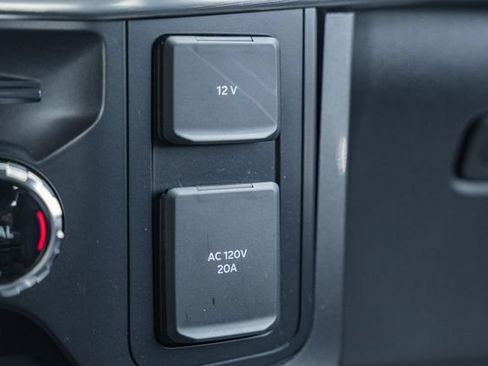 Used 2022 Ford F150 Lariat w/ Equipment Group 502A High AWD/4WD image 33