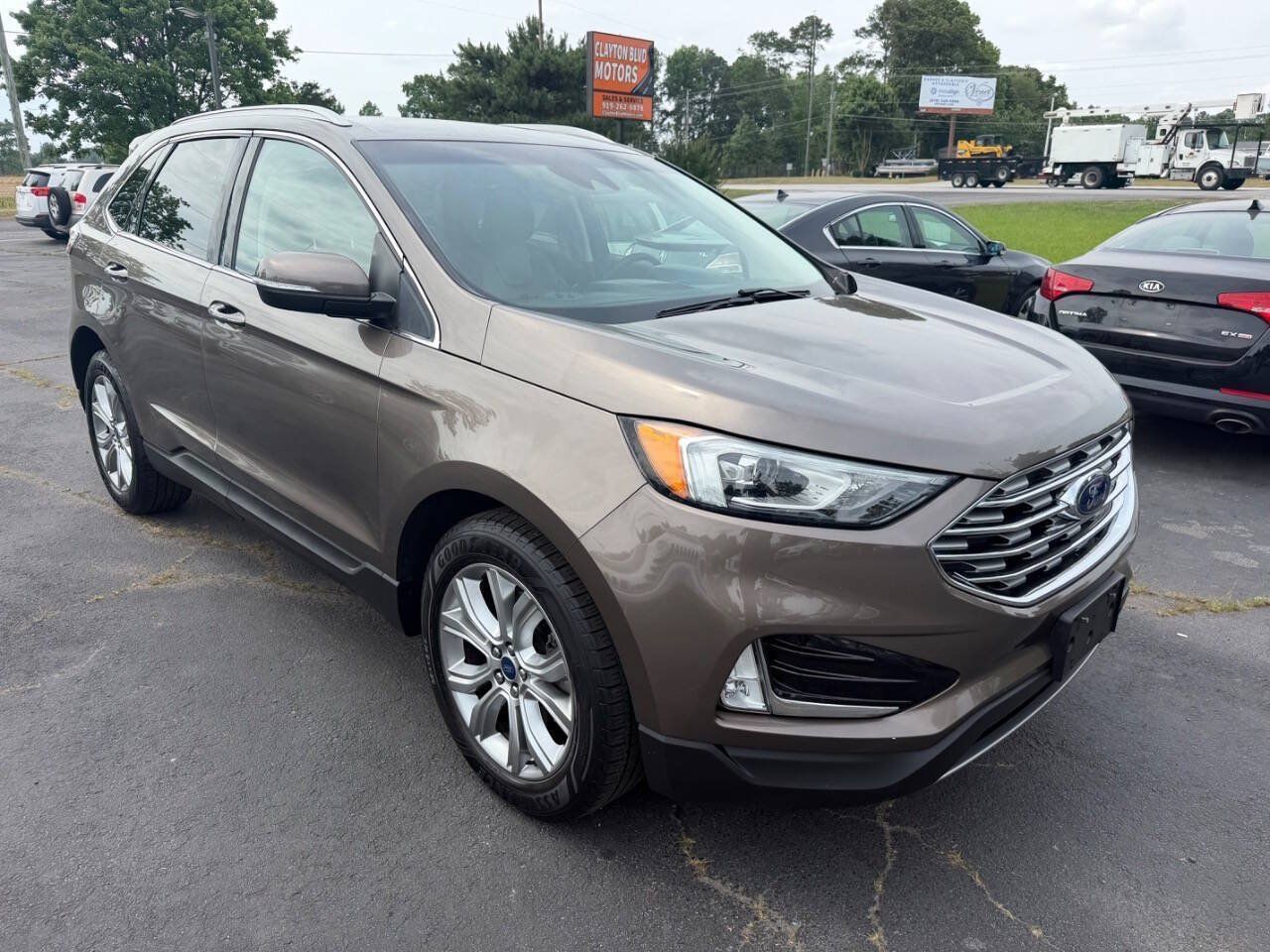 Used 2019 Ford Edge Titanium AWD/4WD image 7