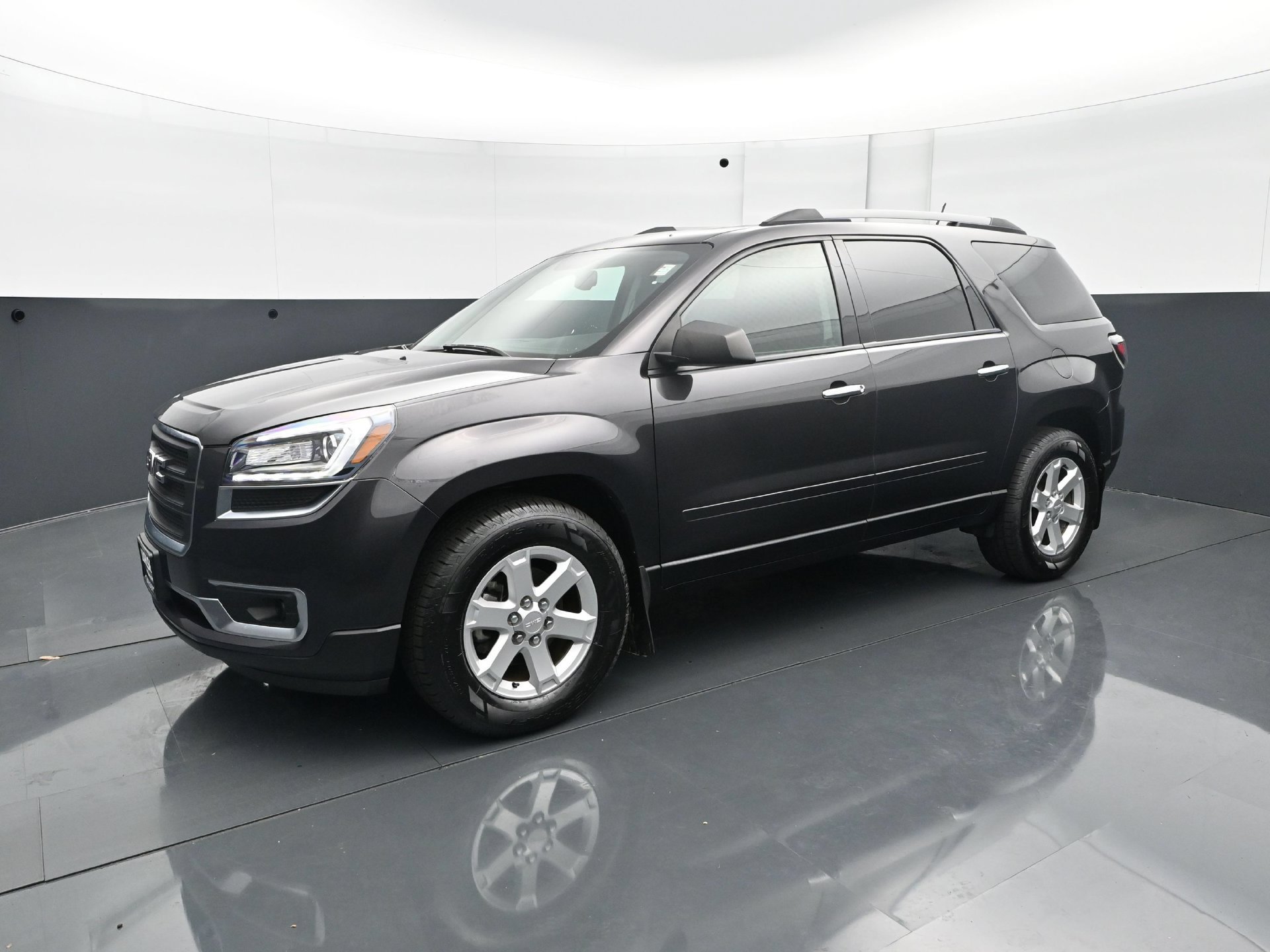 Used 2015 GMC Acadia SLE AWD/4WD image 2