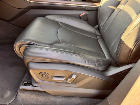 Used 2019 Audi Q8 Prestige w/ Luxury Package image 15