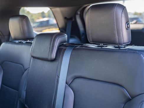 Certified 2017 Ford Explorer XLT w/ Equipment Group 202A image 20