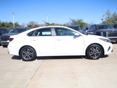 Used 2024 Kia Forte LXS image 4