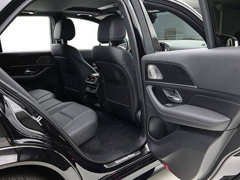 Used 2024 Mercedes-Benz GLE 580 4MATIC w/ Night Package image 31