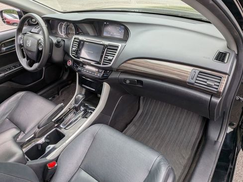 Used 2017 Honda Accord EX-L image 24