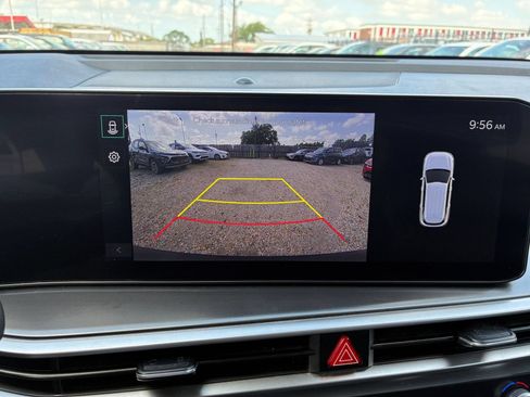 Used 2024 Kia Sorento S FWD image 21