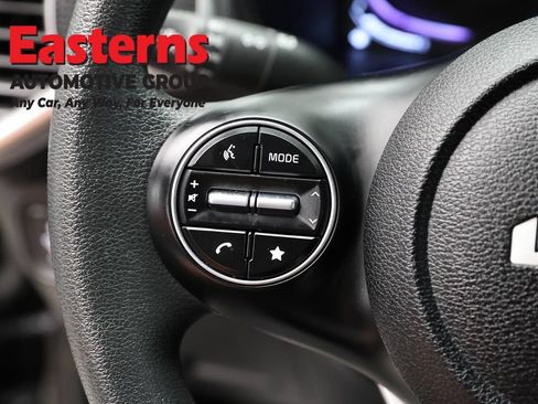 Used 2025 Kia Soul LX w/ LX Technology Package FWD image 14