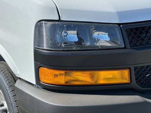 New 2026 Chevrolet Express 2500 w/ Communications Package RWD image 29