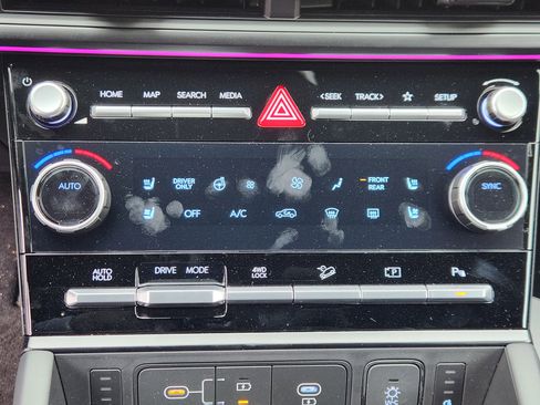 Used 2024 Hyundai Santa Fe Calligraphy image 12