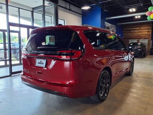 Used 2026 Chrysler Pacifica Select FWD image 7