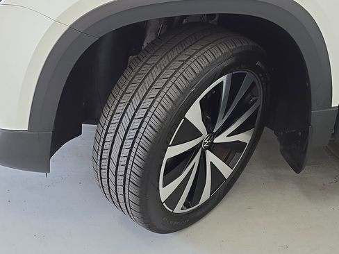 Certified 2023 Volkswagen Taos SE FWD image 31