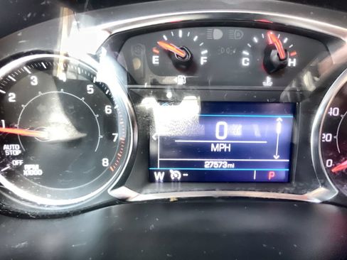 Used 2023 GMC Acadia SLE FWD image 12