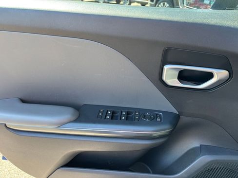 Used 2025 Kia K4 FWD image 18