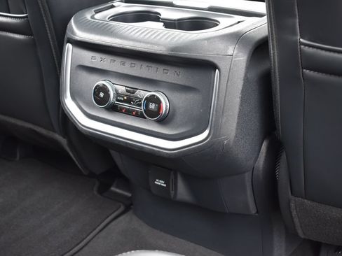 Certified 2025 Ford Expedition Platinum AWD/4WD image 26